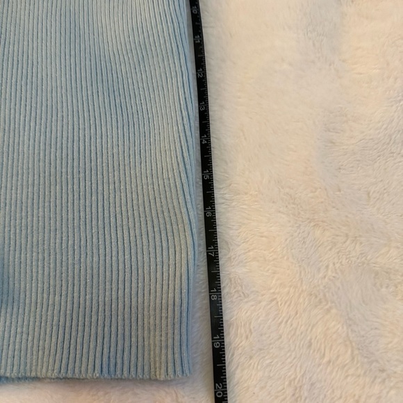 Light Blue V-Neck Sweater Dress with oversized Sleeves size large - Picture 12 of 14